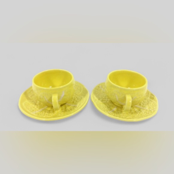 Vtg Portugal Pottery Majolica Yellow CABBAGE Leaf 2 CUPS & SAUCERS Set 4 Pc. - Picture 2 of 8